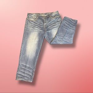 These are Departed blue jeans. They are a 44x32, relaxed fit.